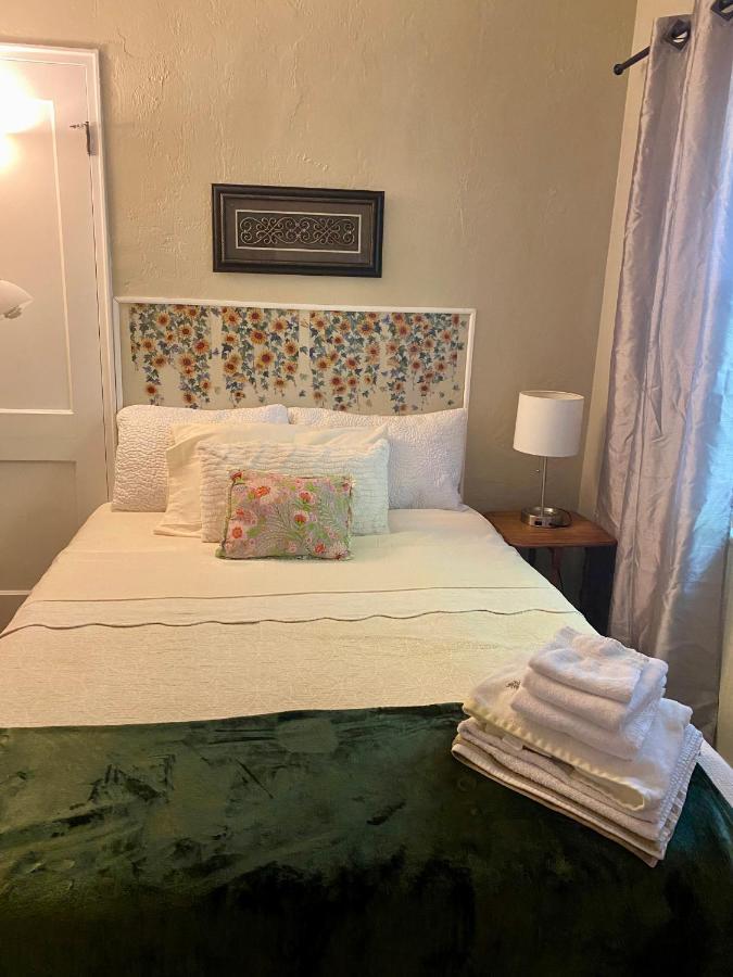 Villa Olivia Guest Rooms Hollywood Exteriör bild